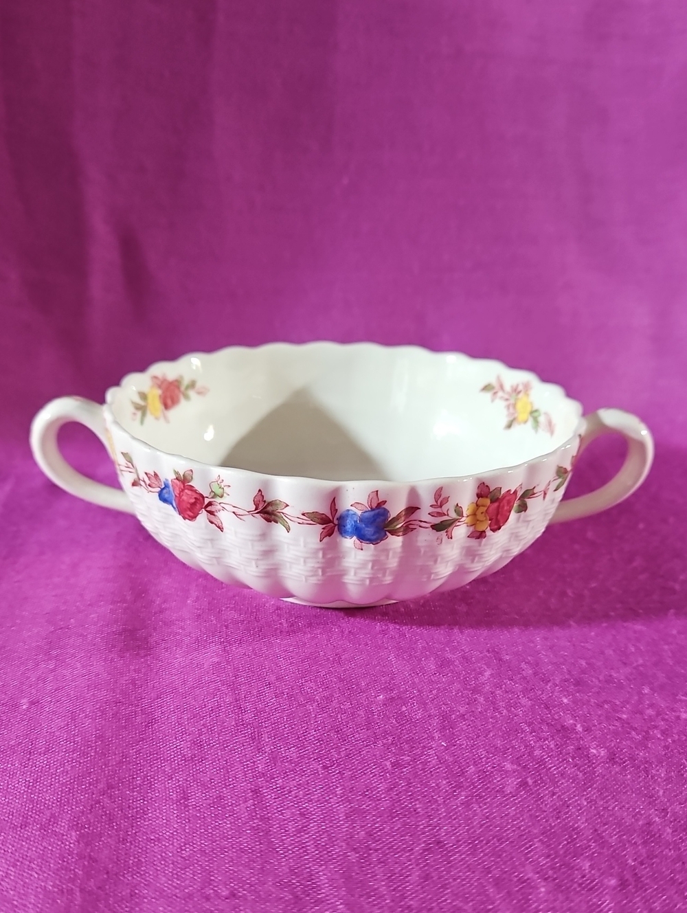 Beautiful VTG Copeland Spode Wicker Rose Double Handled Cream Soup Bowl S721